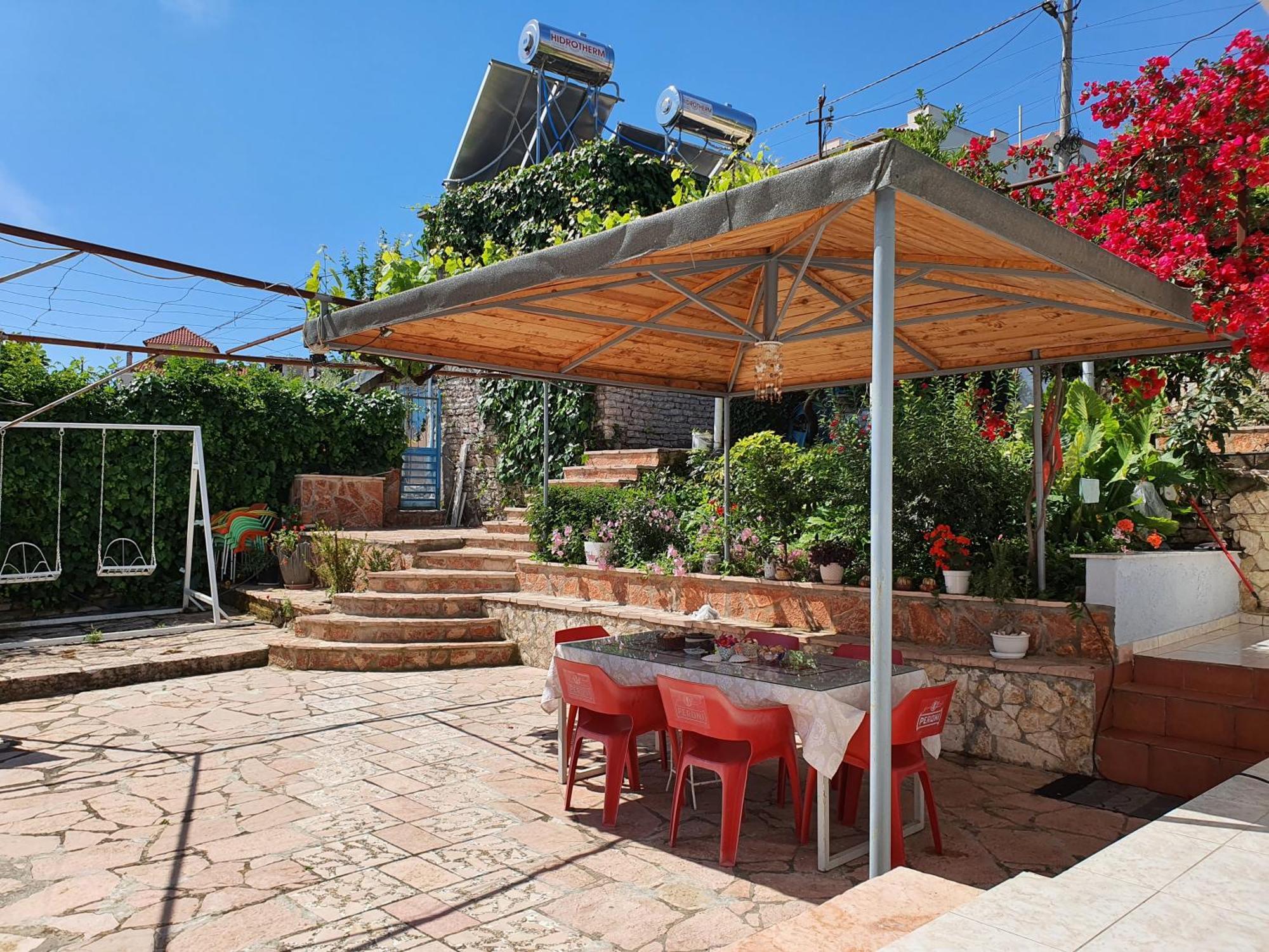 Akeron'S Rooms Sarande Exterior photo