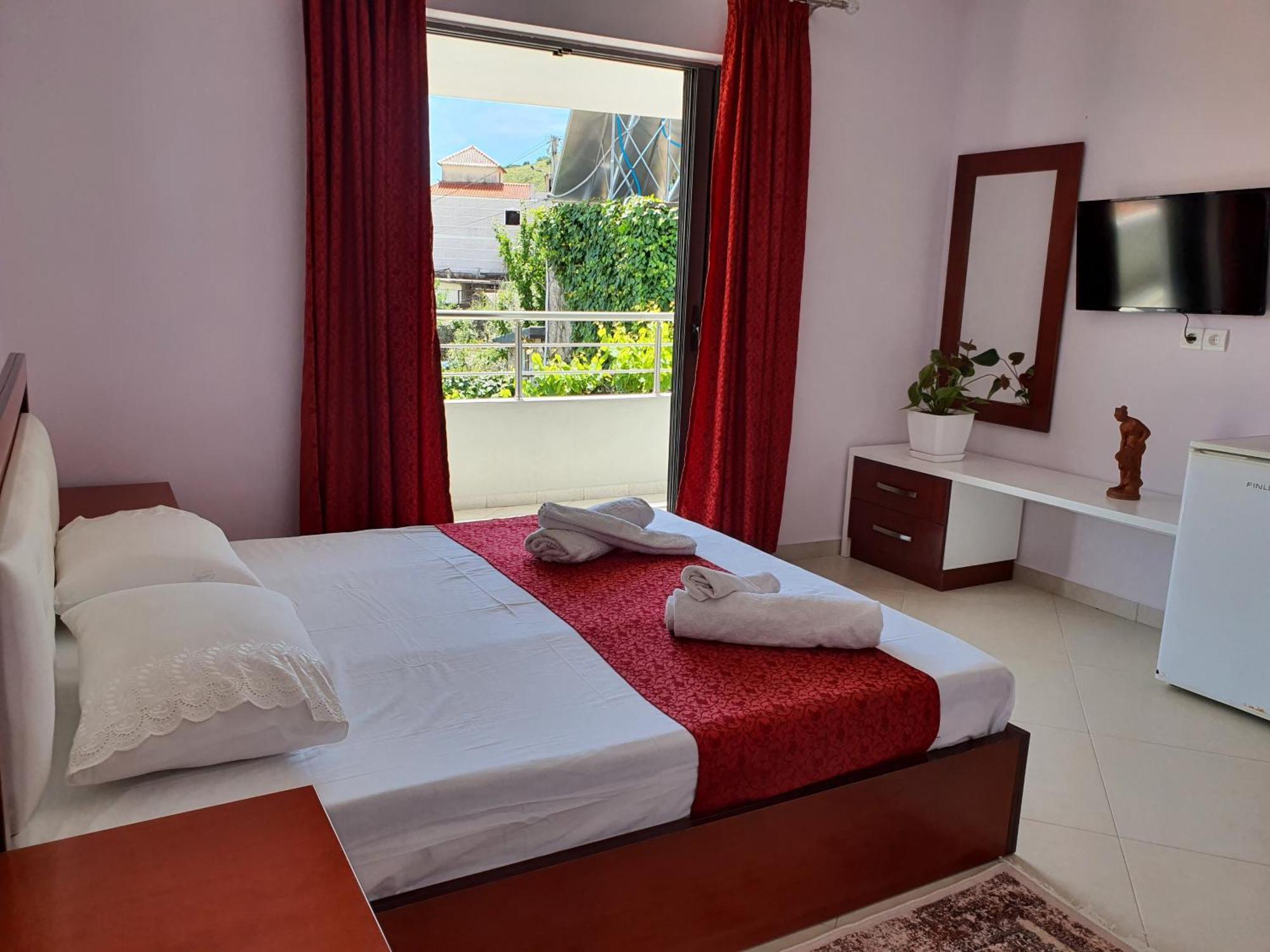 Akeron'S Rooms Sarande Exterior photo